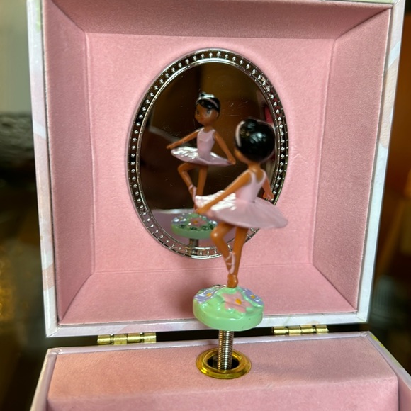 Jewelkeeper Ballerina 🩰 Musical Jewelry Box - Picture 10 of 10
